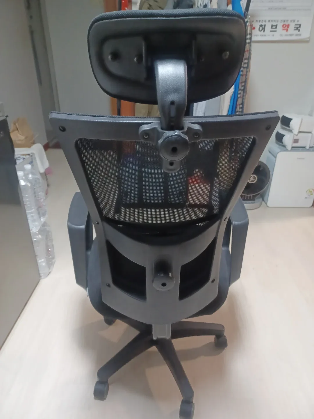 블랙 메쉬 사무용 의자