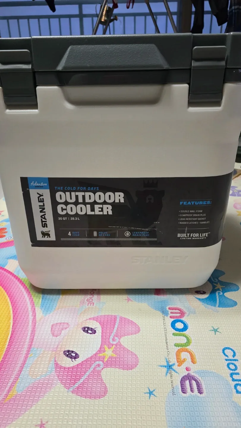 스탠리 아웃도어 쿨러 30QT (28.3L)