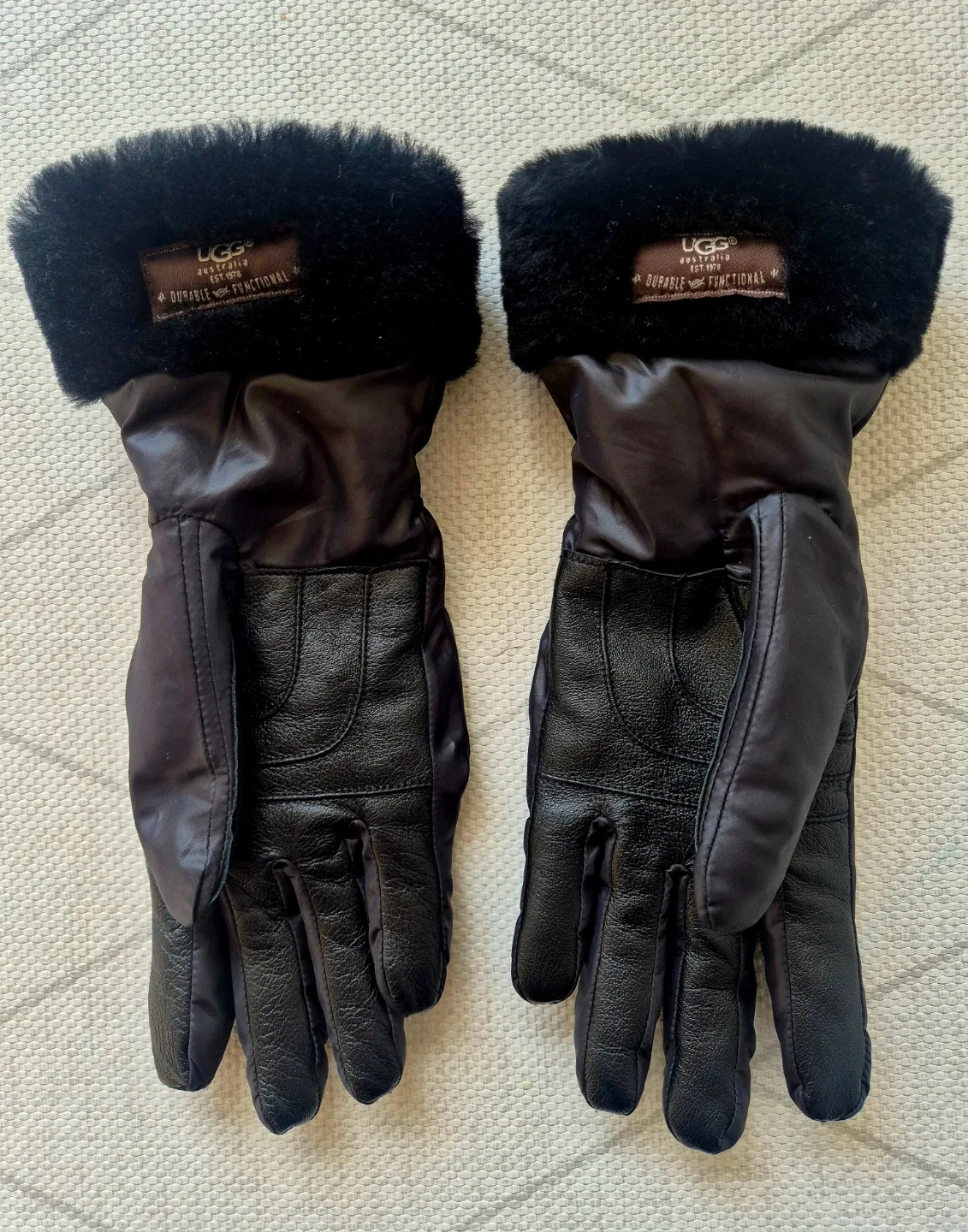 UGG 여성 가죽 장갑 블랙 L/XL