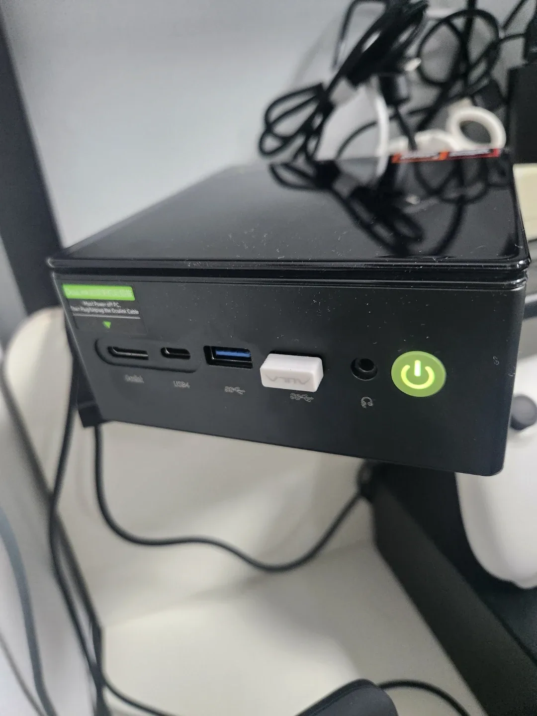 GMKtec K8 Plus 미니PC ( 8845HS / RAM16GB / NVMe 256GB ) 판매합니다.