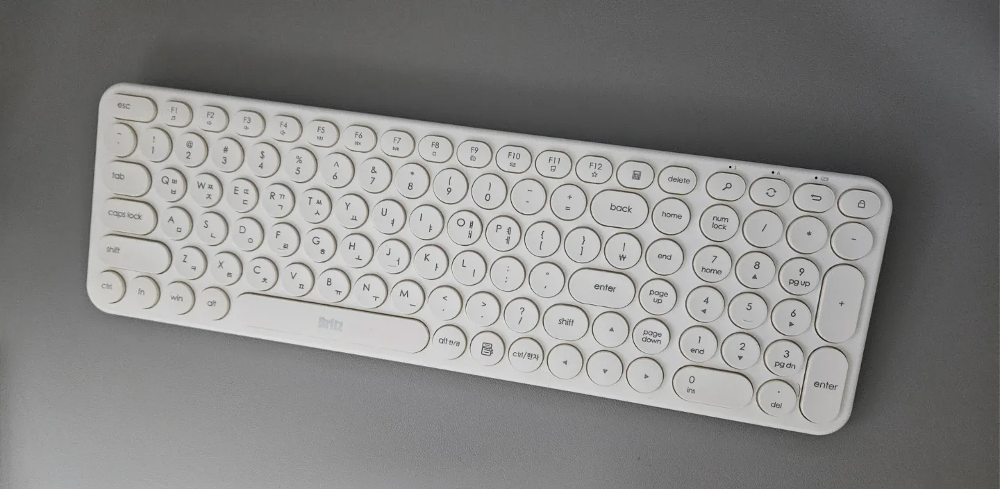 브리츠 무선 키보드 화이트(건전지포함)