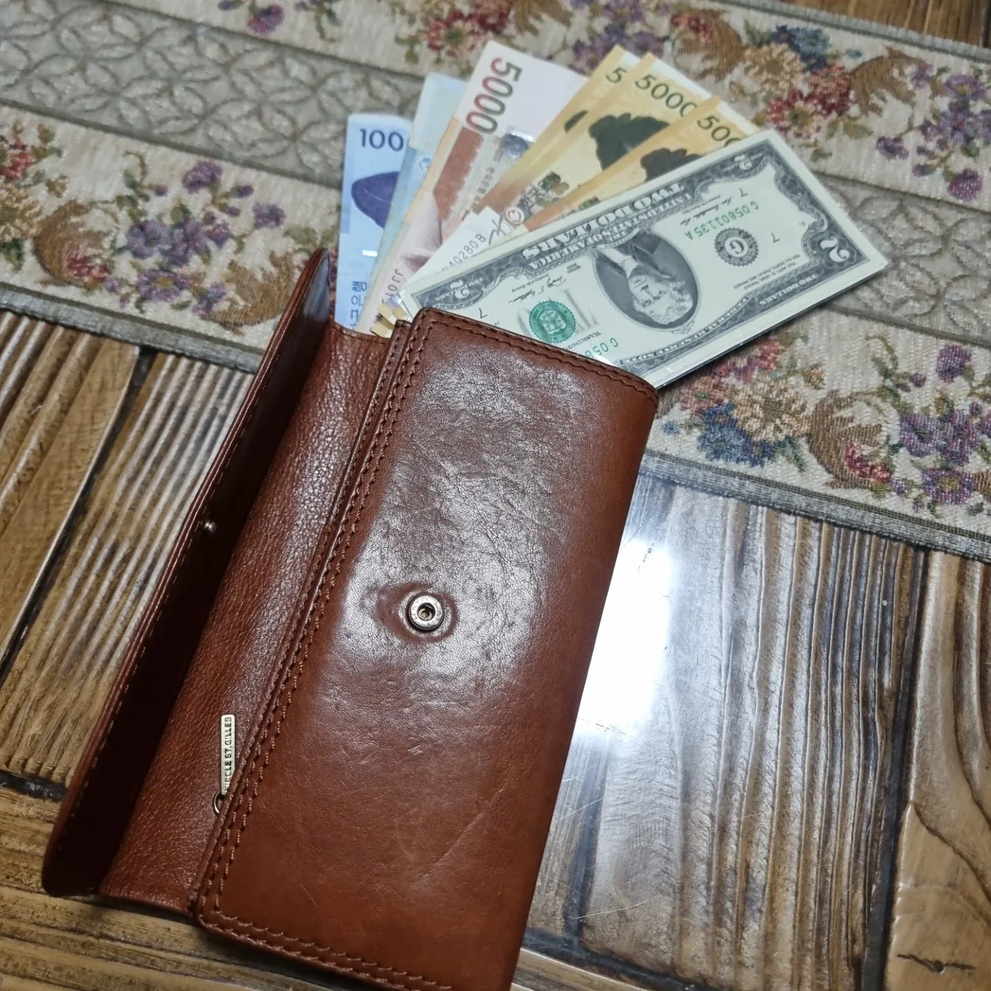 니콜 세인트 질 장지갑 브라운