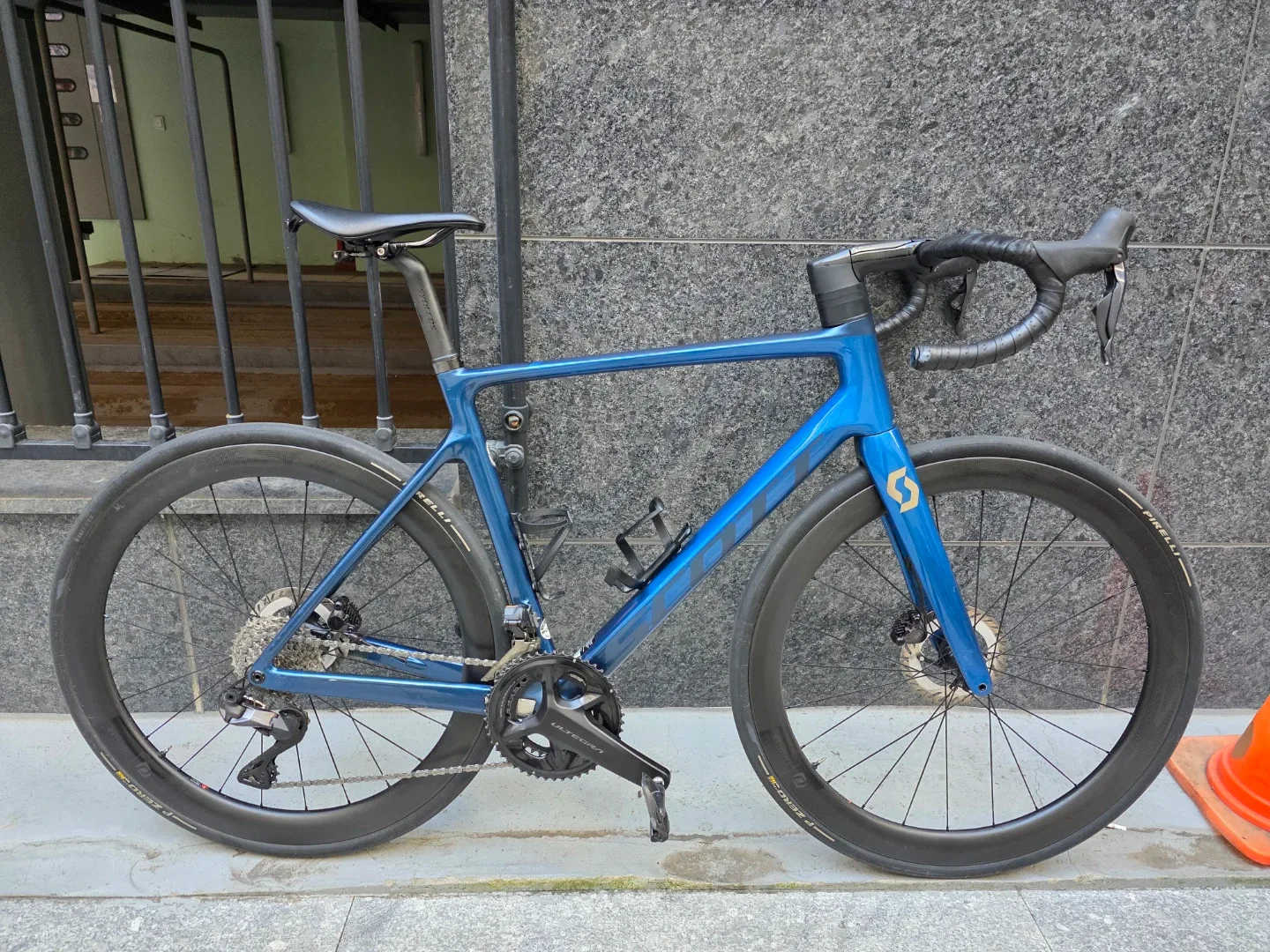 SCOTT ADDICT RC 30 20년식 56사이즈 카본 로드자전거 팝니다.