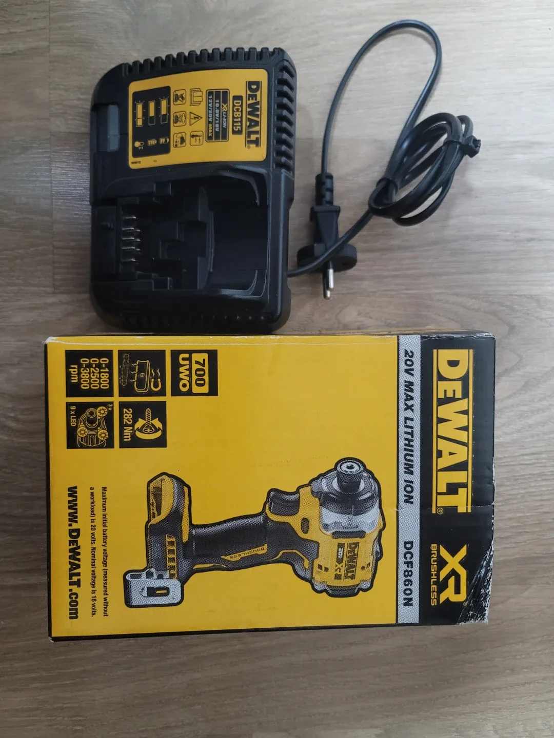 디월트 DCF860N 20V MAX 임팩 드라이버