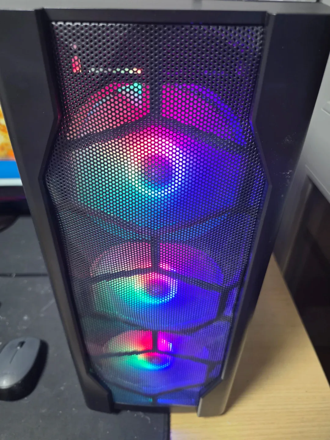 라이젠7 3700X 32G GTX1080Ti 11G 게이밍 컴퓨터 본체