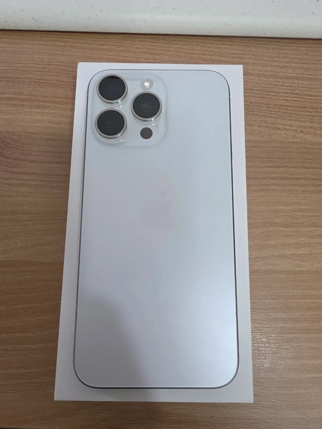 아이폰 15 프로맥스 화이트 티타늄 256GB