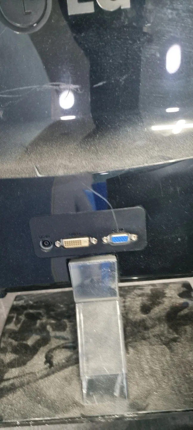 LG Flatron E2260T-PN 모니터 등