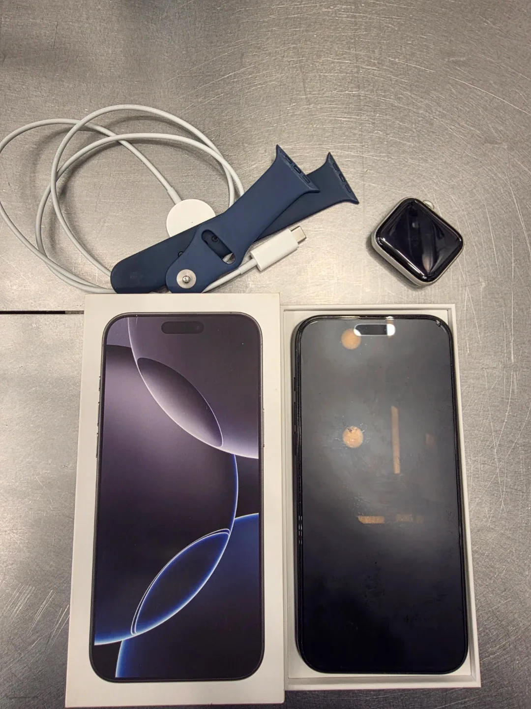 아이폰 16 Pro max 256GB 블랙 티타늄 + 애플워치se2