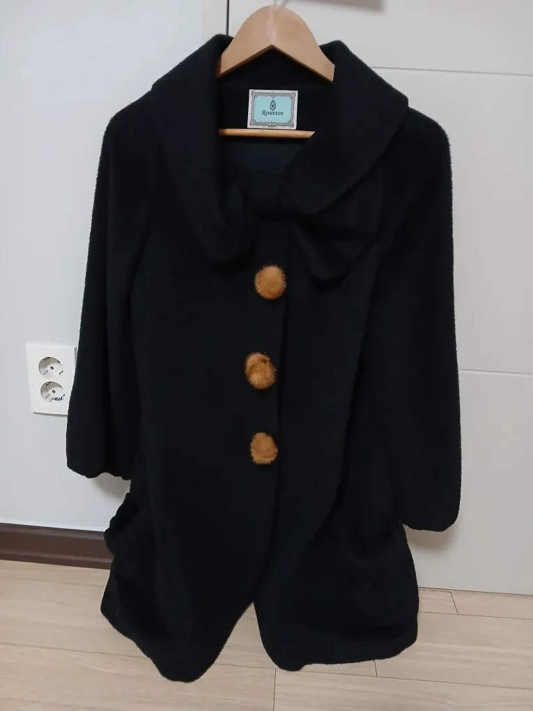 레니본 블랙 코트 66