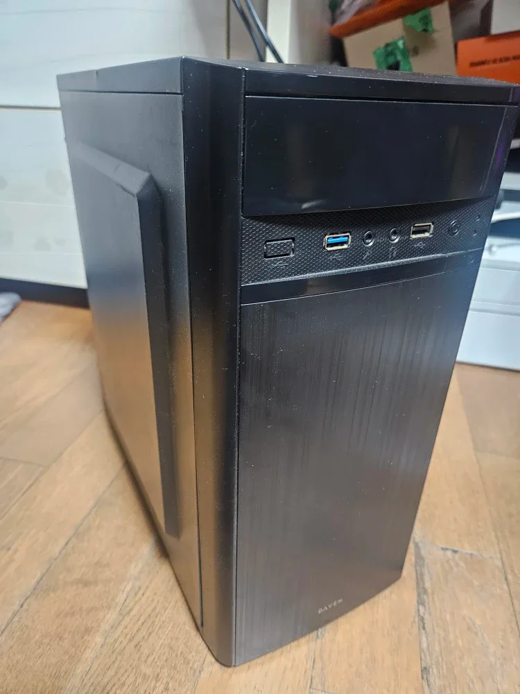 컴퓨터본체 라이젠2200G / DDR4 8기가 / 128GB