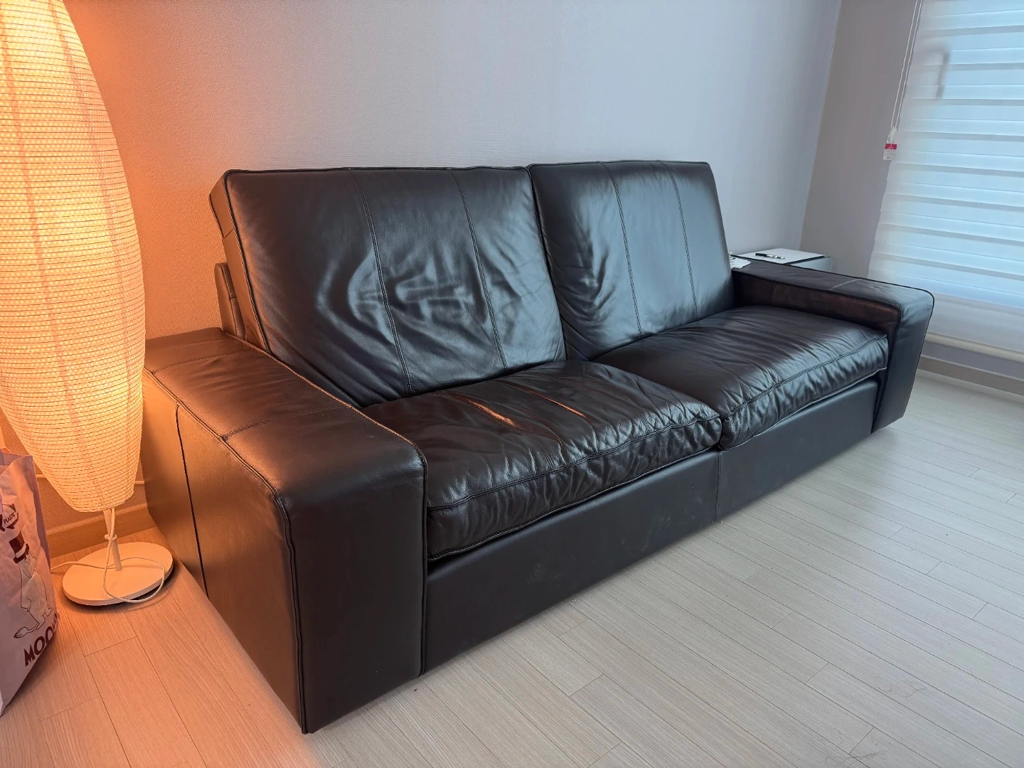 이케아 가죽 3인용 소파 | 가구/인테리어 | 당근 중고거래