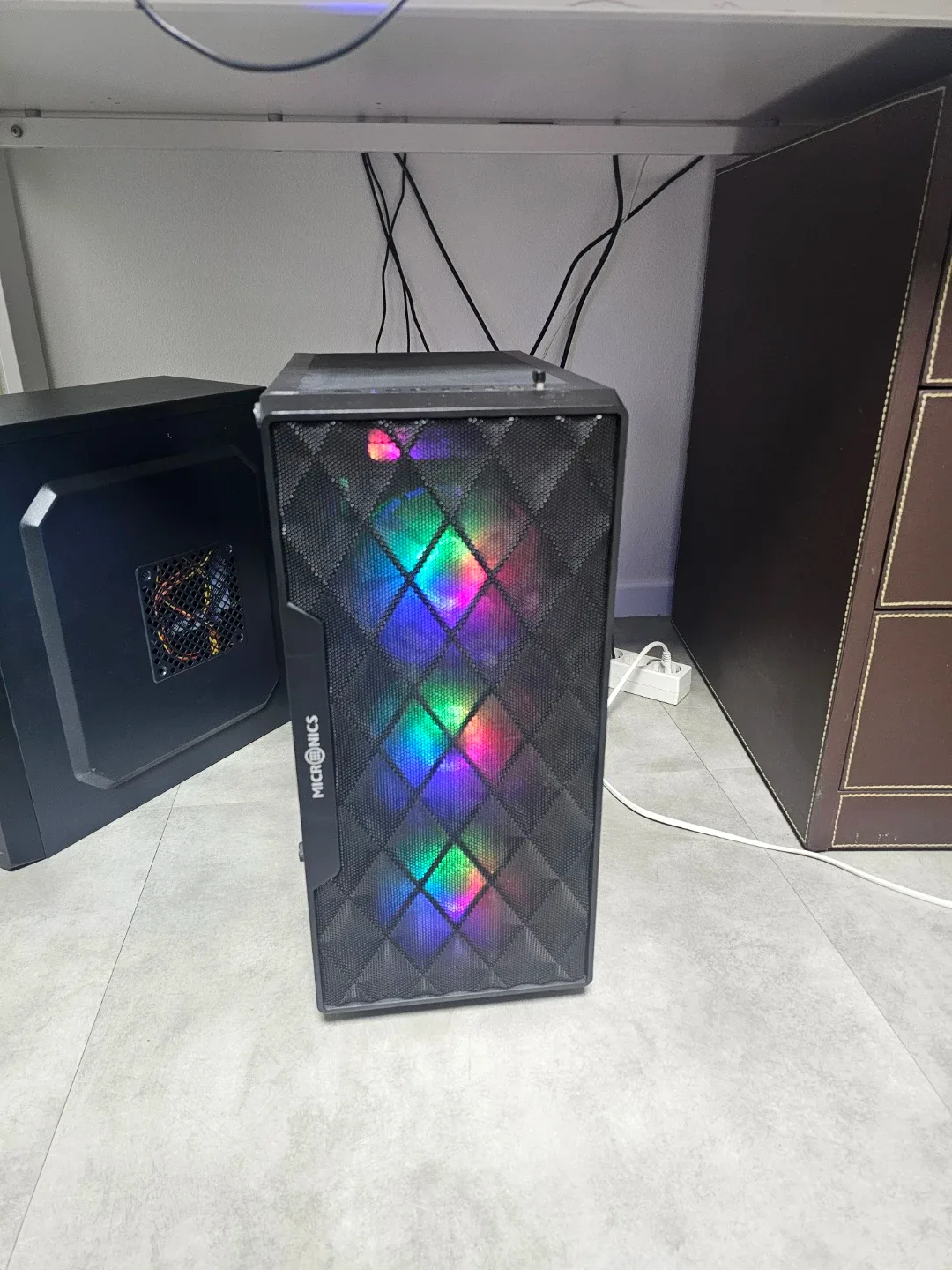 조립PC 팝니다. i7-10700 / GTX1660 / RAM 16GB / NVMe 500GB + HDD 2TB /