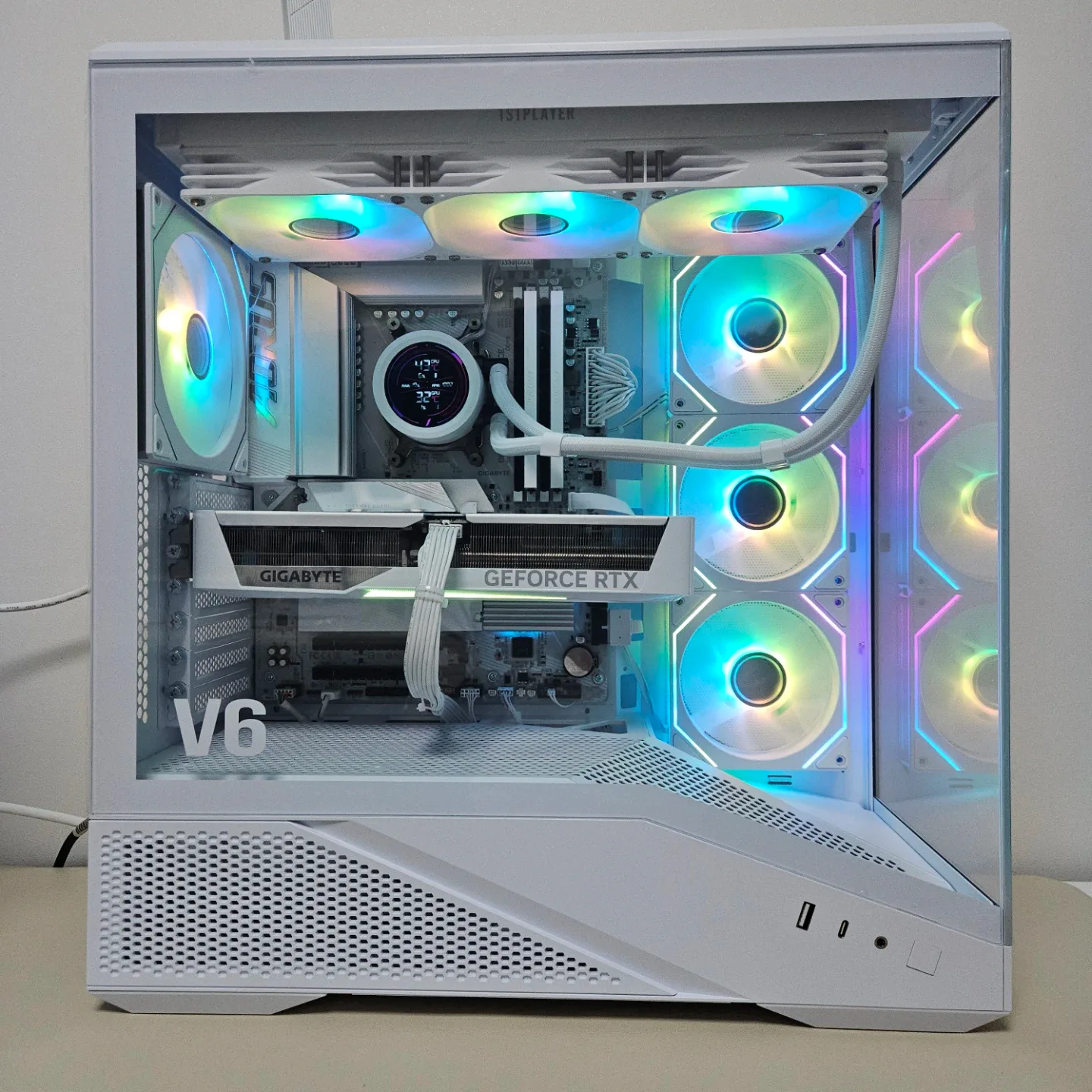 (새상품)RTX5070 고사양 PC + 화이트 모니터 세트