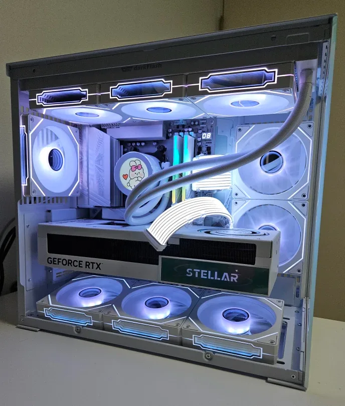 9800X3D RTX5090 하이엔드 화이트 데스크탑