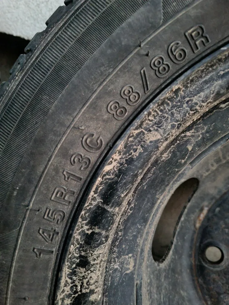 145R13C 타이어 휠 2개