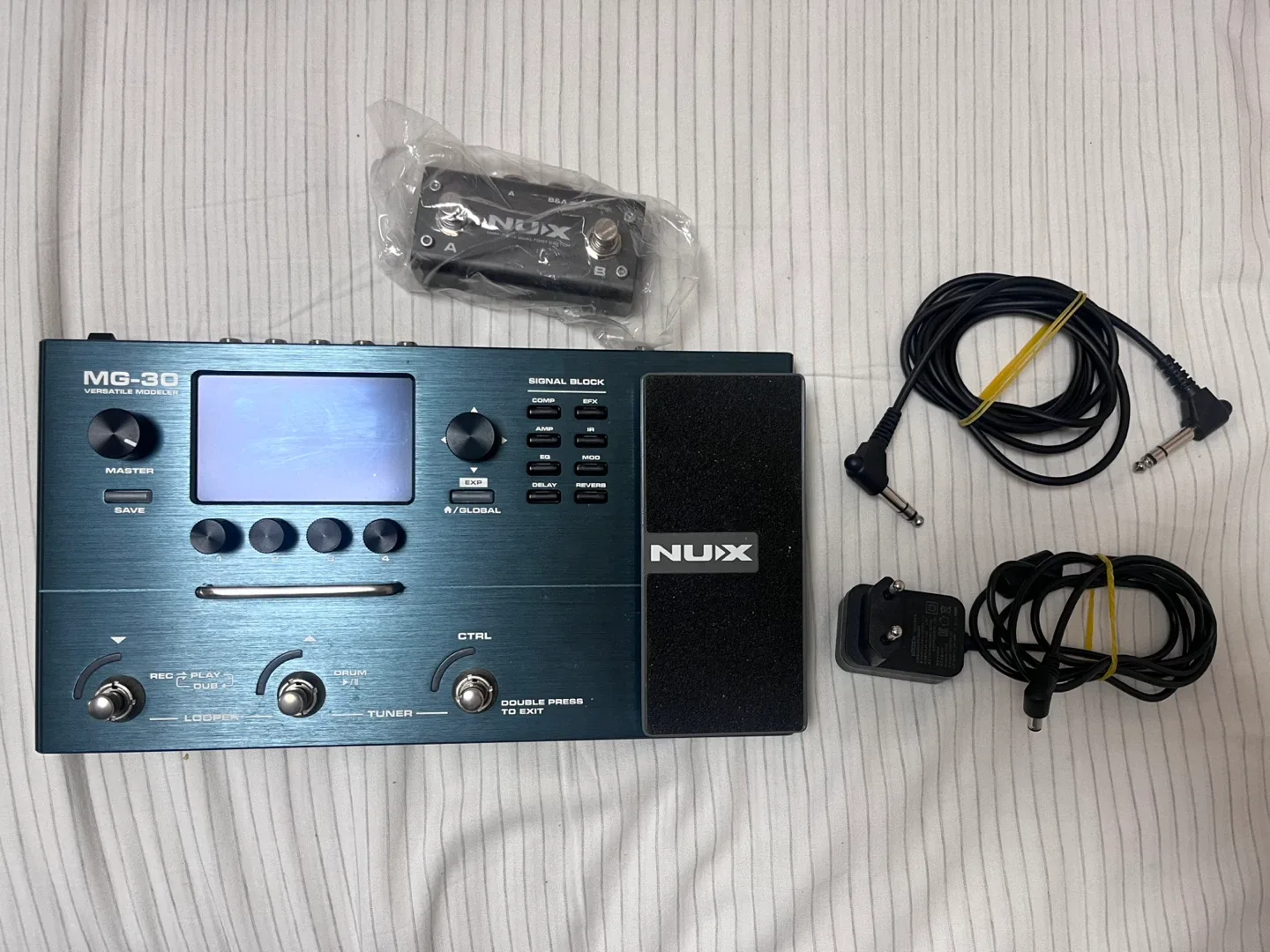 (가격내림)(풀박스) 멀티이펙터 nux mg-30 + 풋스위치 + 어댑터 + 본품 박스 (일렉 기타, 베이스 용)