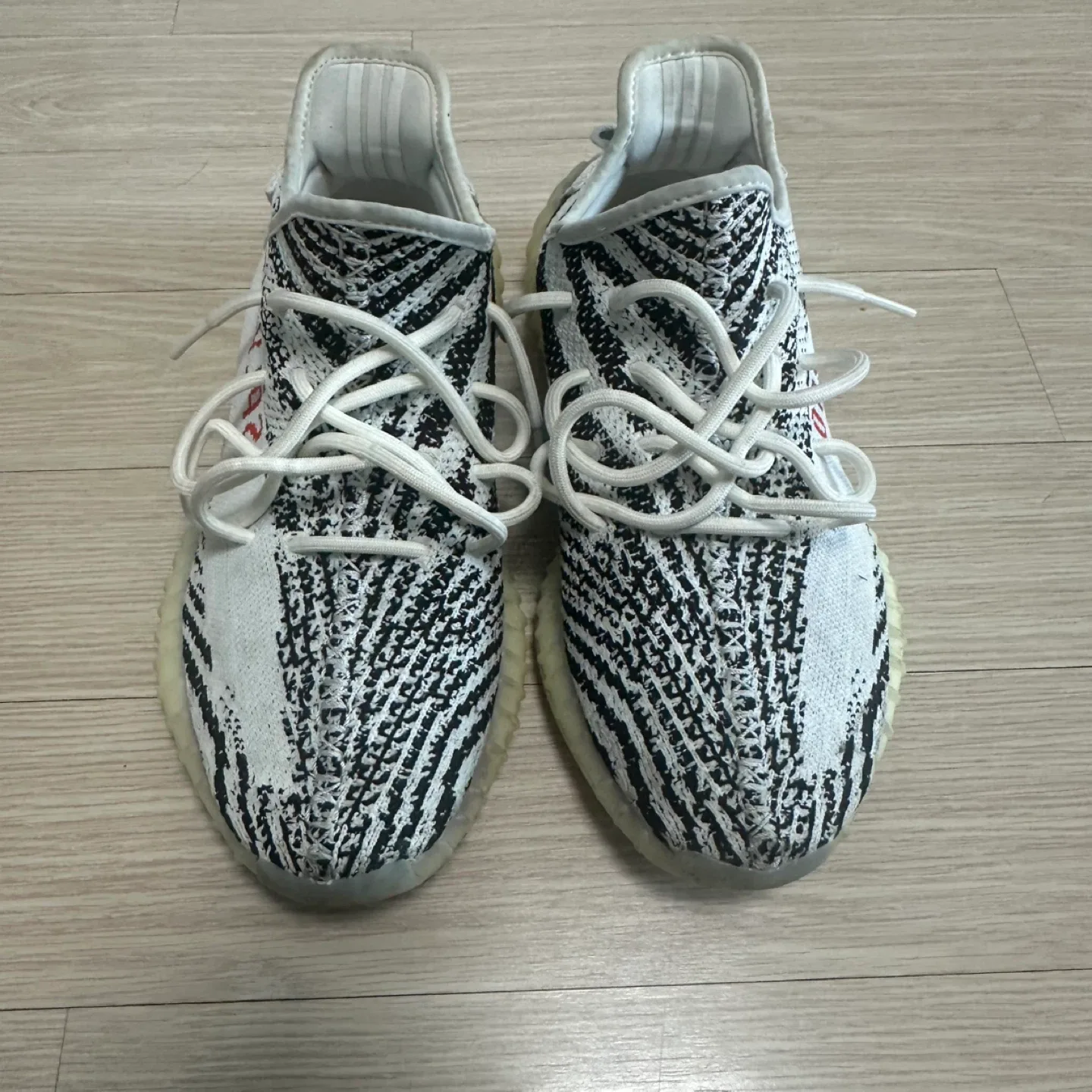 아디다스 이지 부스트 350 V2 지브라 270