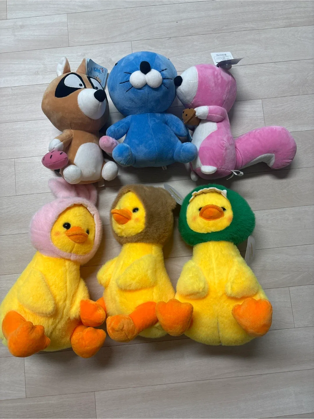 인형 팔아요!! 가격 제시해주세요 인형뽑기에서 뽑고 건든 적 없어요 새상품 입니당