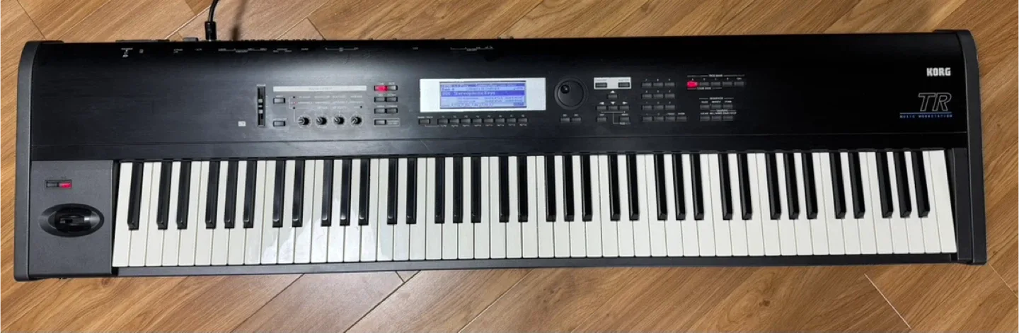 Korg TR88 신디사이저 88건반