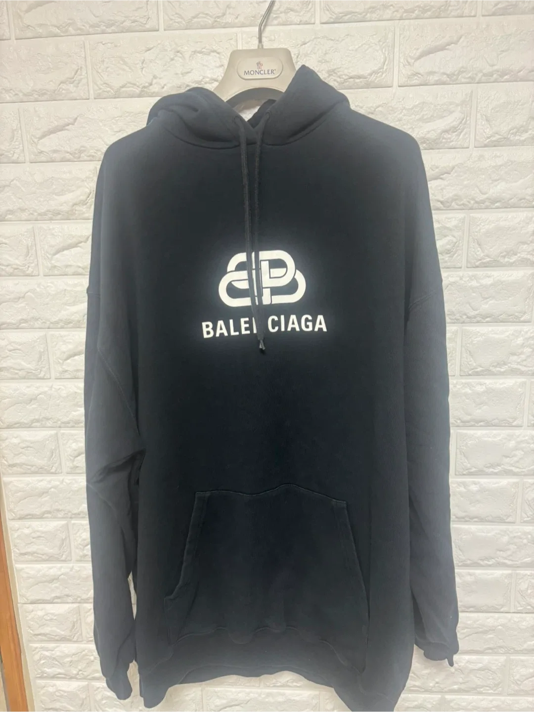 발렌시아가 BB 로고 오버핏 후드 스웻셔츠
