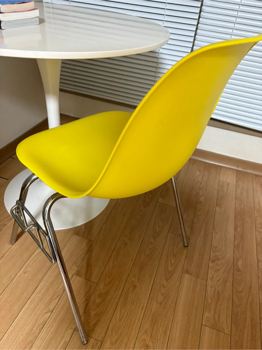 •오늘의집• 인테리어 옐로우 카페 의자