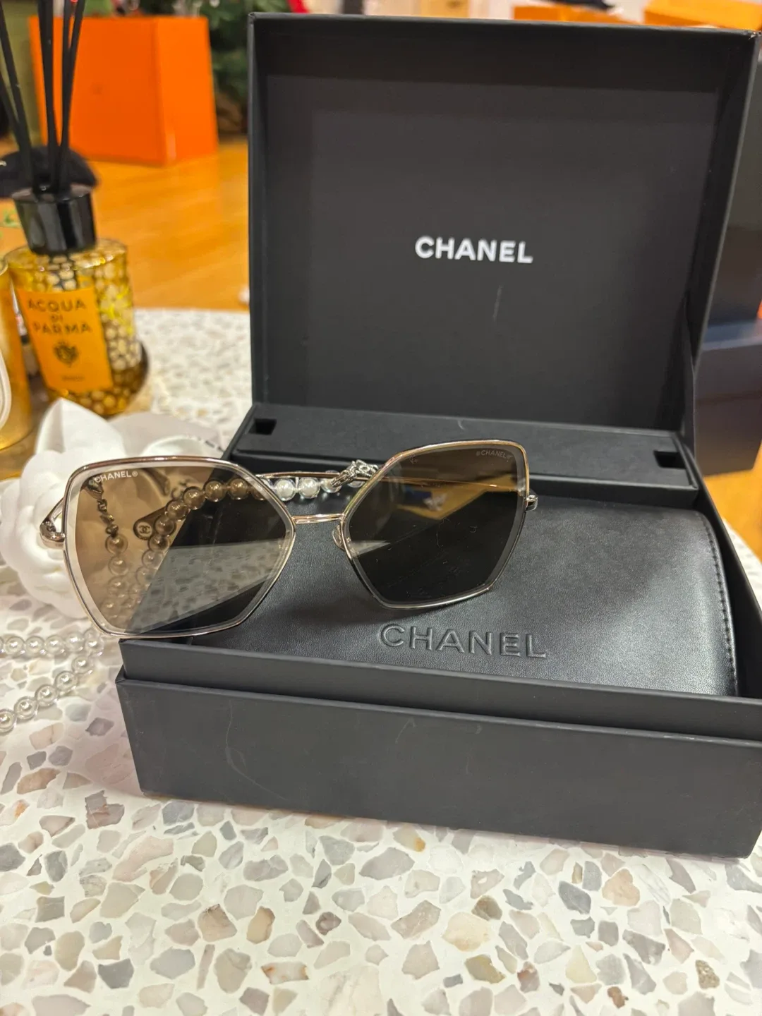 샤넬 버터플라이 프레임 선글라스