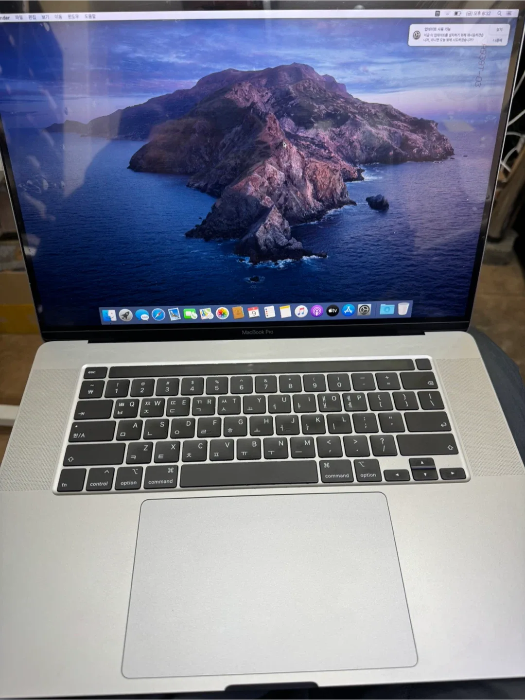 A2141 2019 맥북 프로 16인치 i7 16GB ssd 512gb 정품새액정교체!!