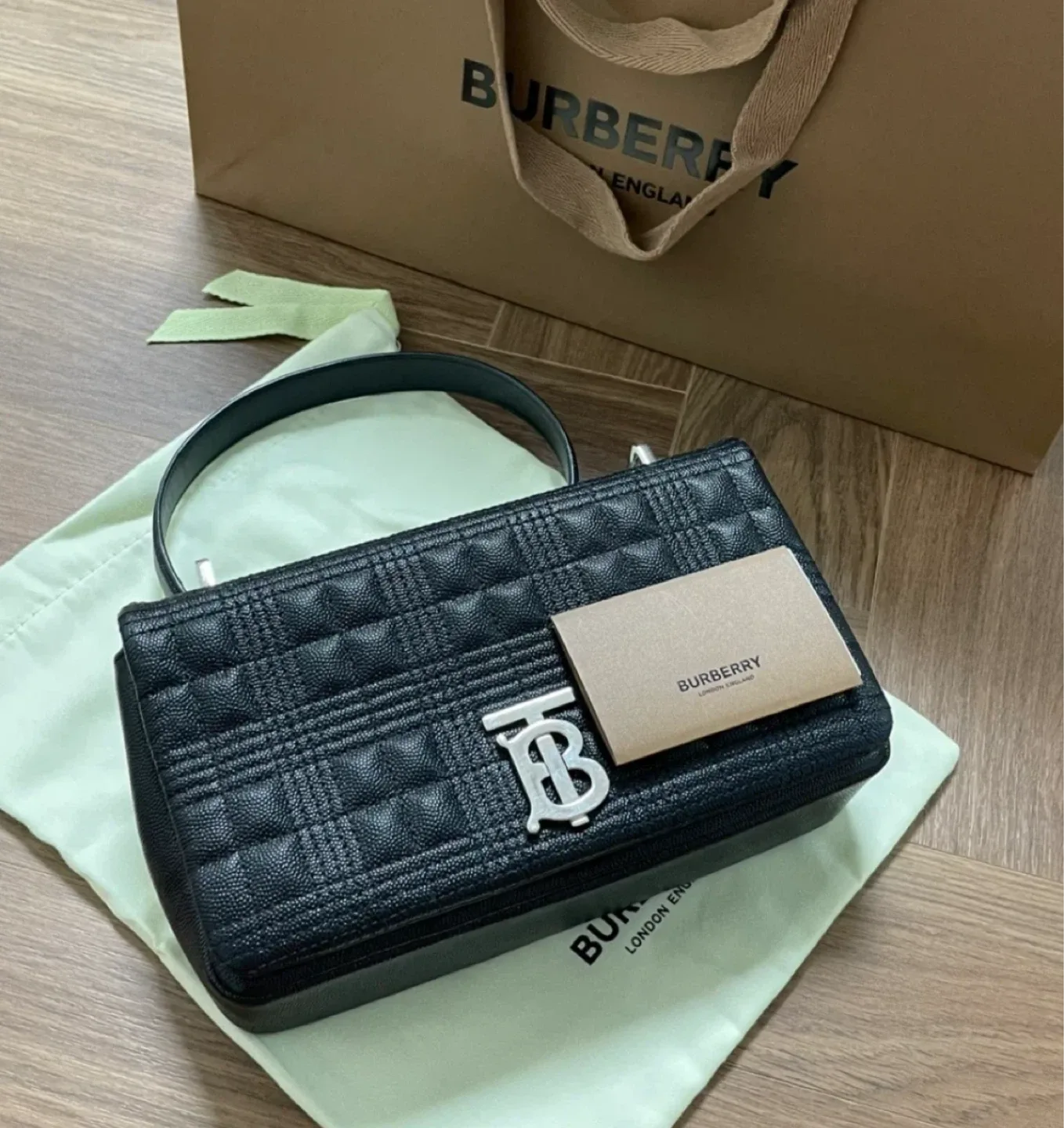 버버리 롤라백 블랙