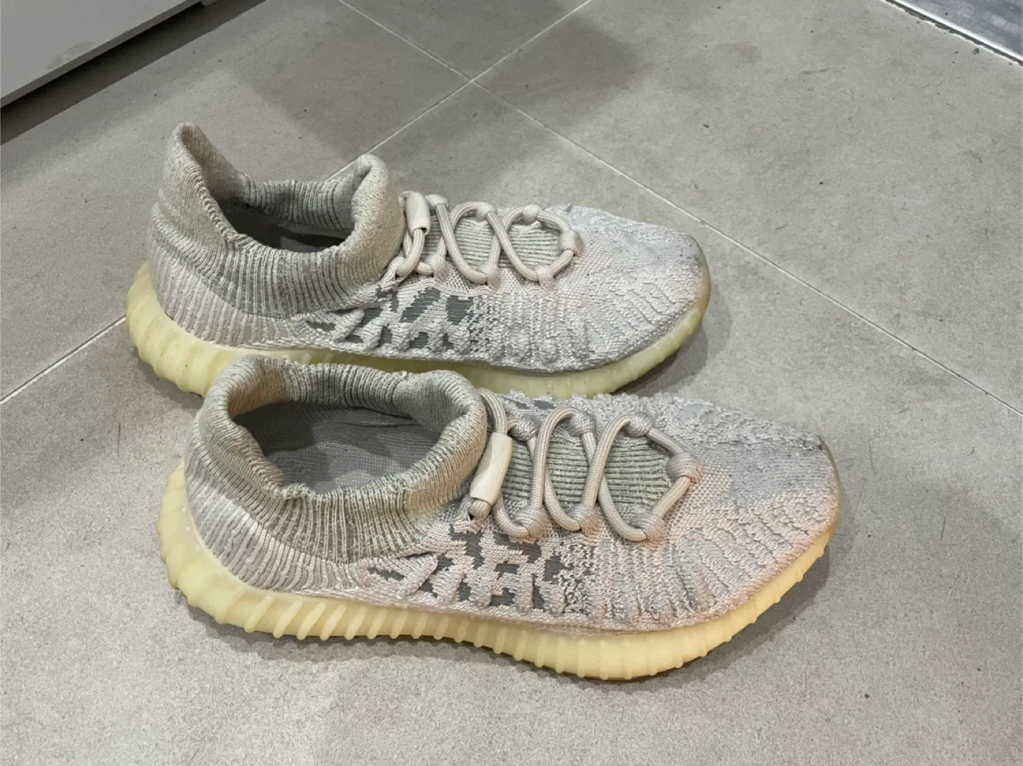 240 / 아디다스 이지부스트 350 V2 컴팩트슬레이트본