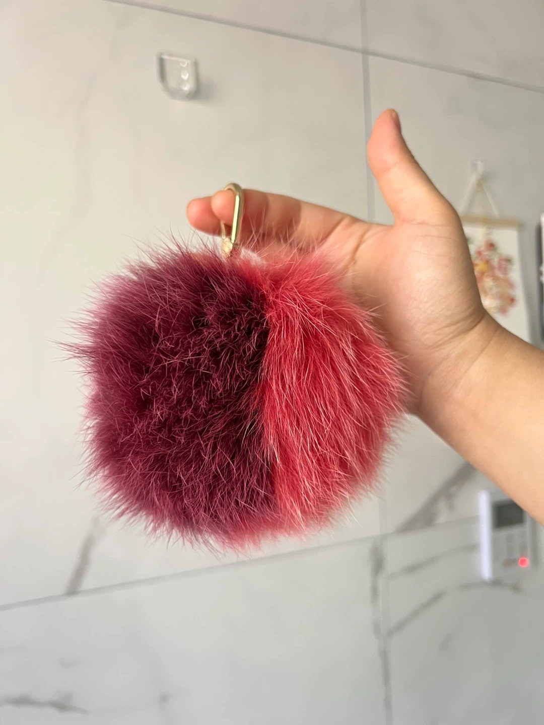 정품 훌라 FURLA 이태리제 폭스 퍼 참 폼폼키링