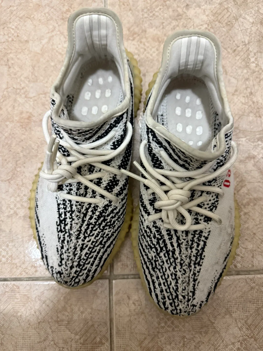 아디다스 이지부스트 350 V2 지브라 260