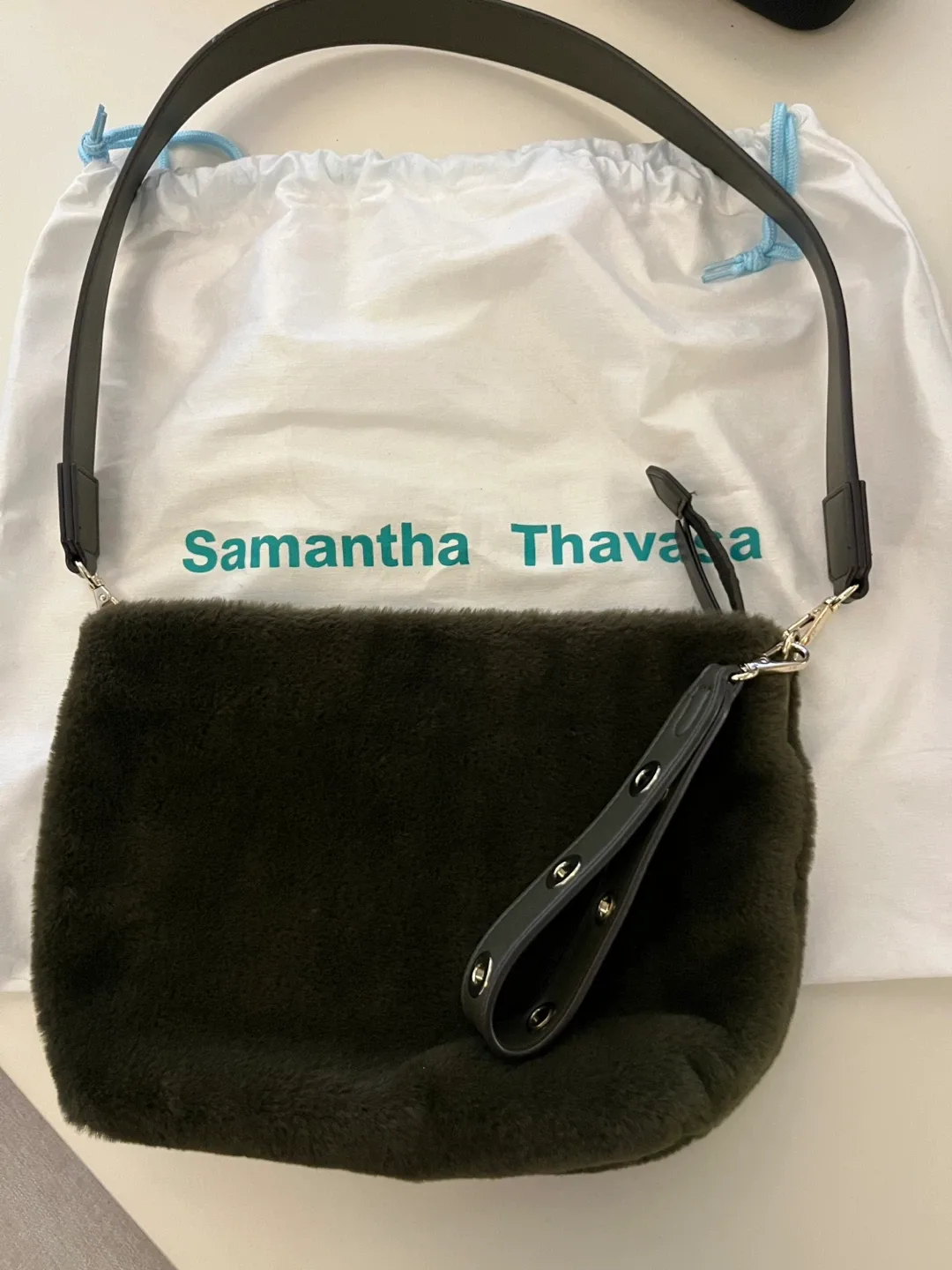 겨울제품마지막가격)사만사 타바사 다크 그린 퍼 크로스백