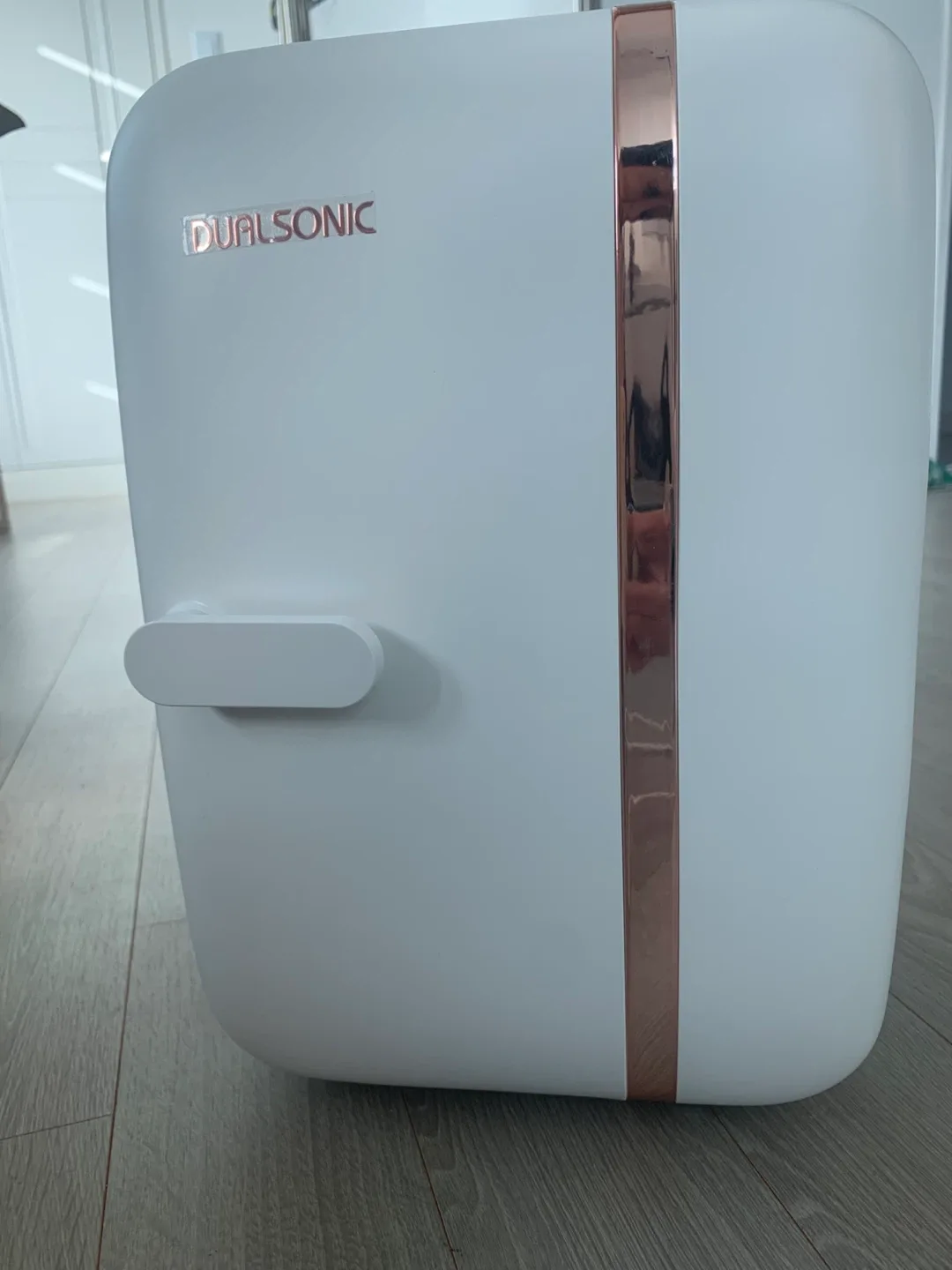 새상품🩷듀얼소닉 화장품 냉장고 DS-F700XWA 7L 미개봉