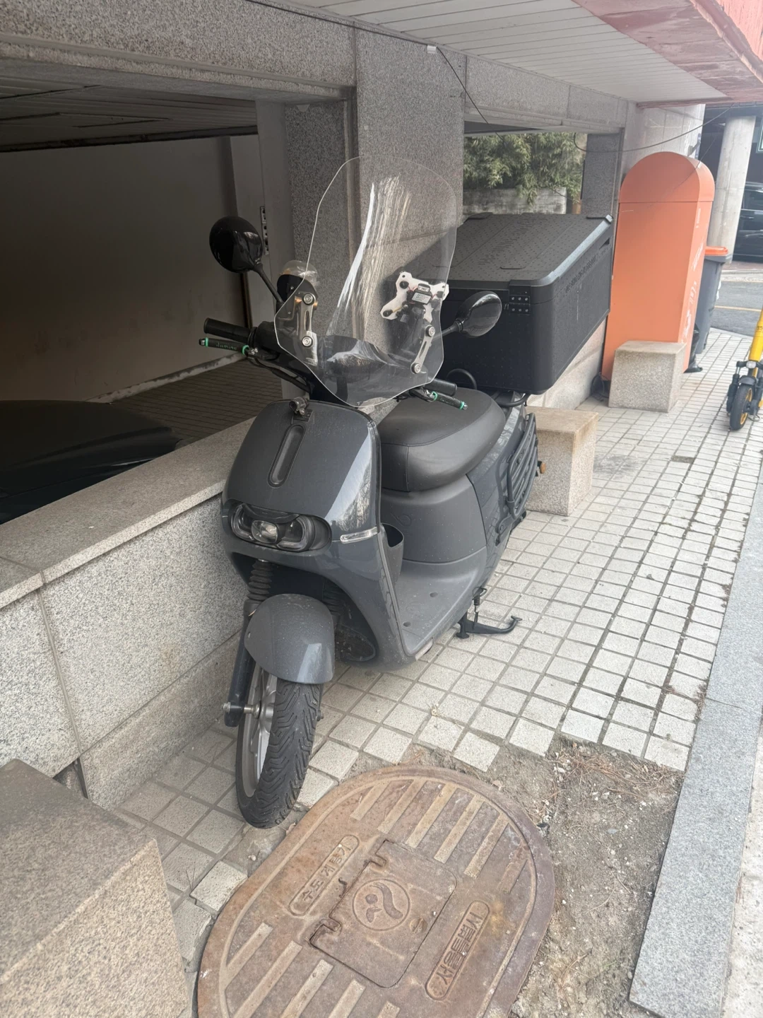 고고로2 유틸리티 전기 스쿠터 그레이 배달통 포함