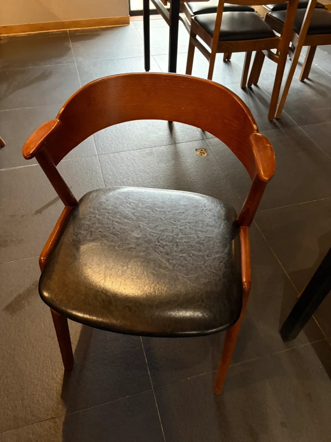 원목 테이블 4인용,2인용. 원목의자 2종류