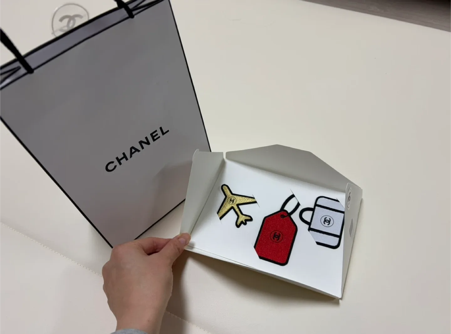 샤넬 기프트 여행 테마 패치 세트
