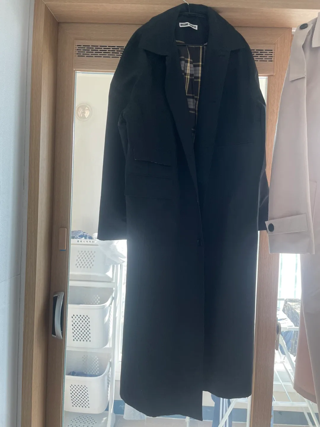 블랙 & 베이지 트렌치코트