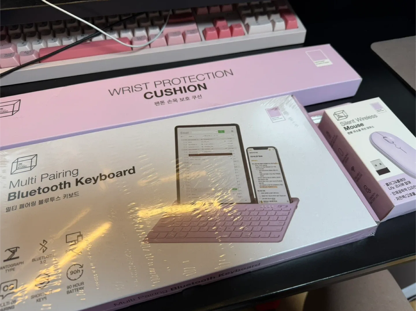 팬톤 멀티 페어링 블루투스 키보드, 손목보호쿠션, 무선마우스