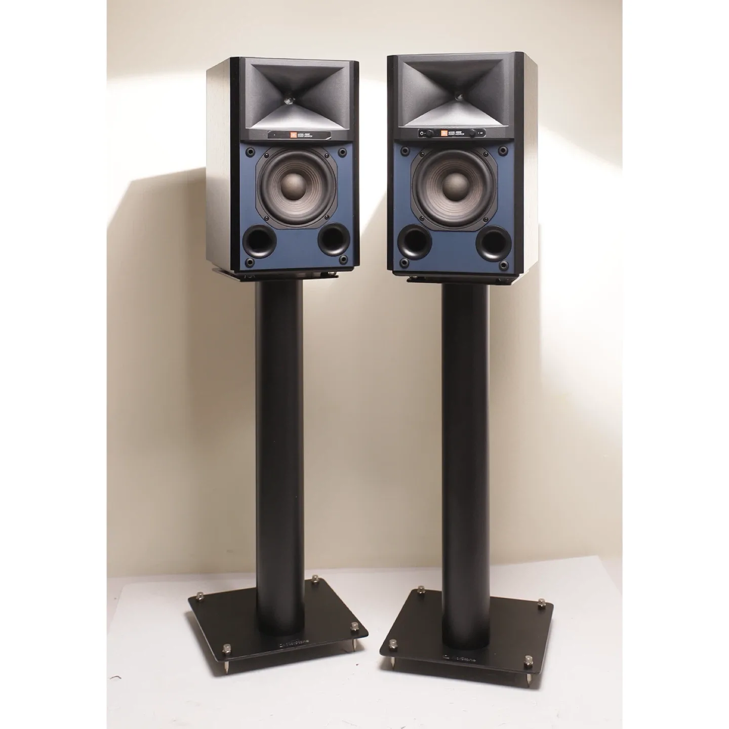 JBL 4305P 300W 바이앰핑 액티브 스트리밍 스피커 블랙