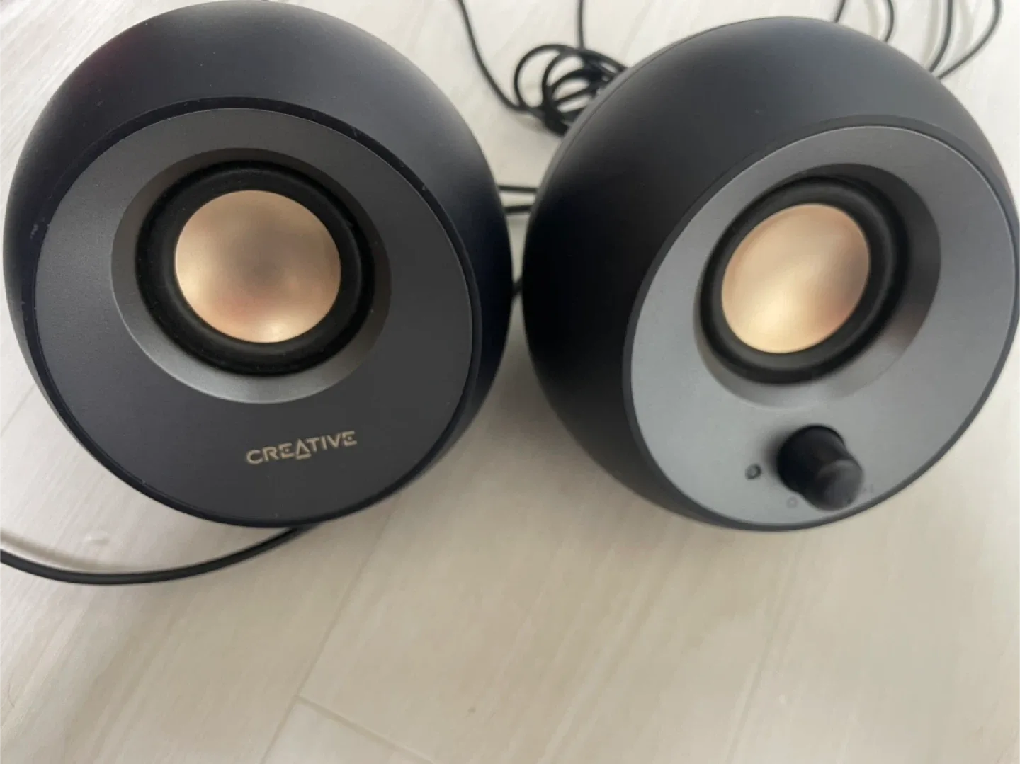 Creative Pebble 스피커팝니다