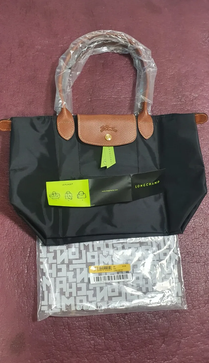 롱샴 미디엄 블랙 정품 새상품 팝니다~