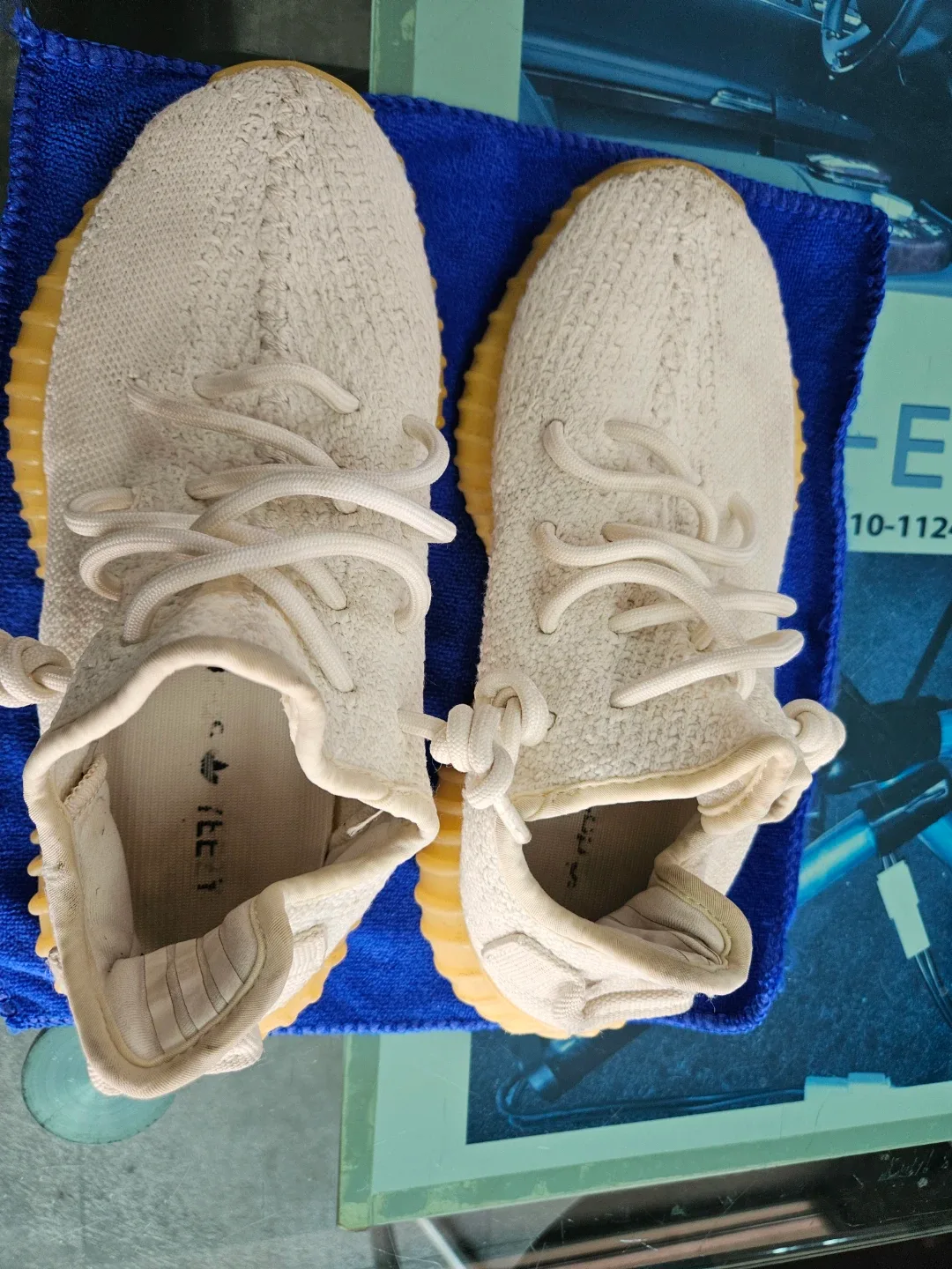 아디다스 이지 부스트 350 V2 크림 화이트 230