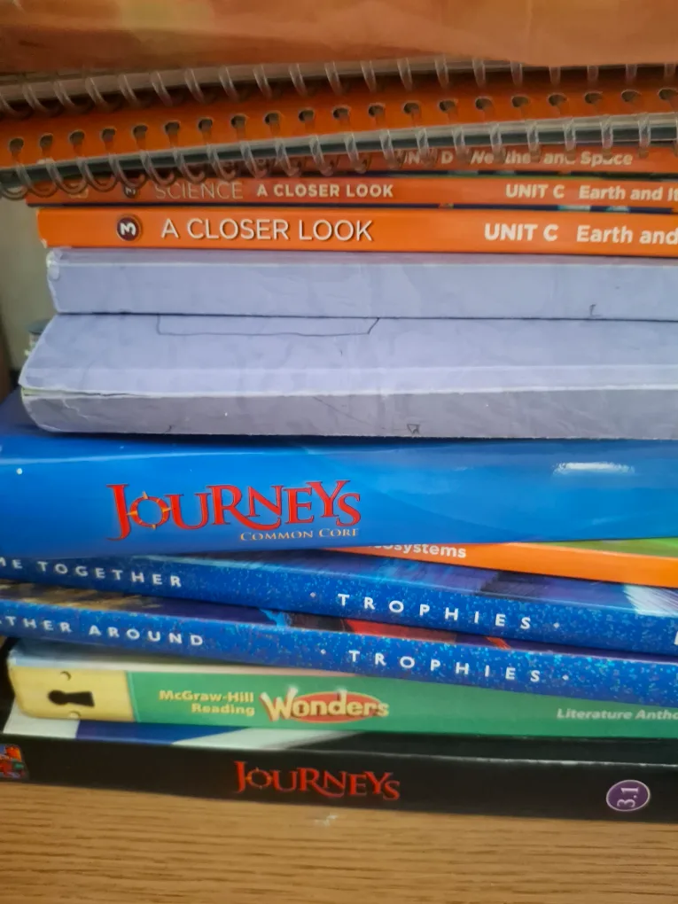 어린이 영어 원서, 영유 미국 교과서, 브루마블, 과학소년 학습 만화, 보드게임, 물놀이 용품 등 일괄 나눔