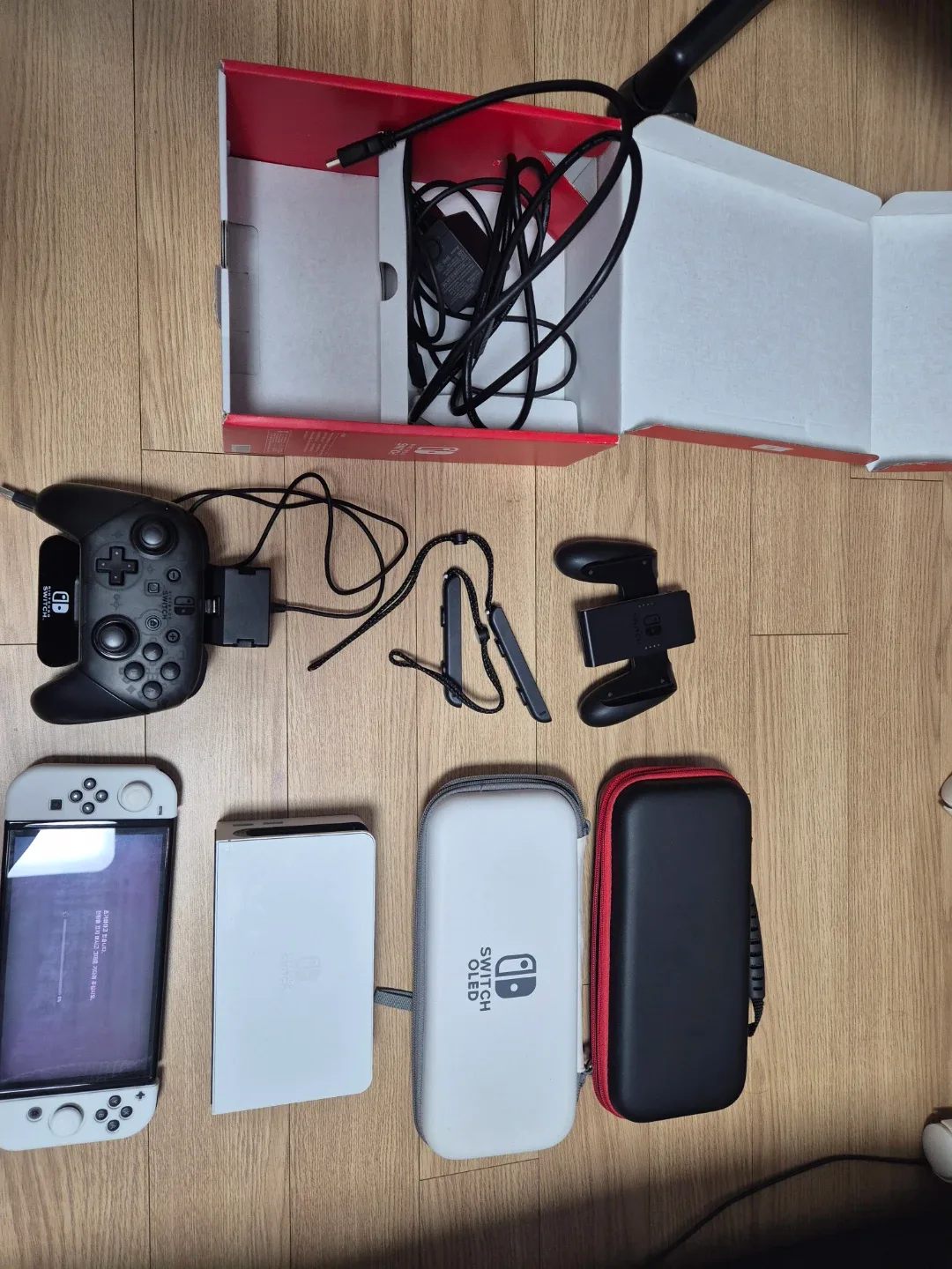 닌텐도 스위치 oled 판매합니다.