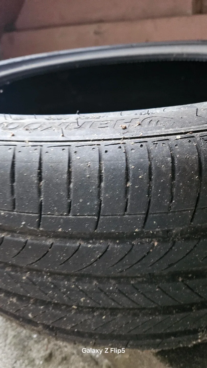 금호타이어 엑스타  245/40ZR19 중고 타이어