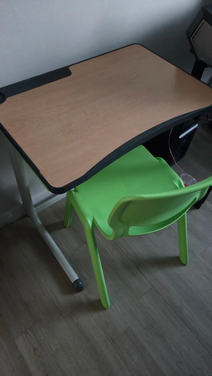 6세ㅡ9세  책상 의자 세트