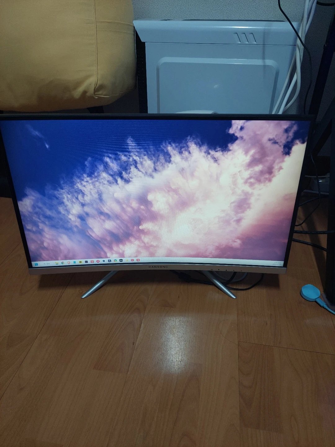 한성 ULTRON 2457C 24인치 커브드 모니터 | 디지털기기 | 당근 중고거래