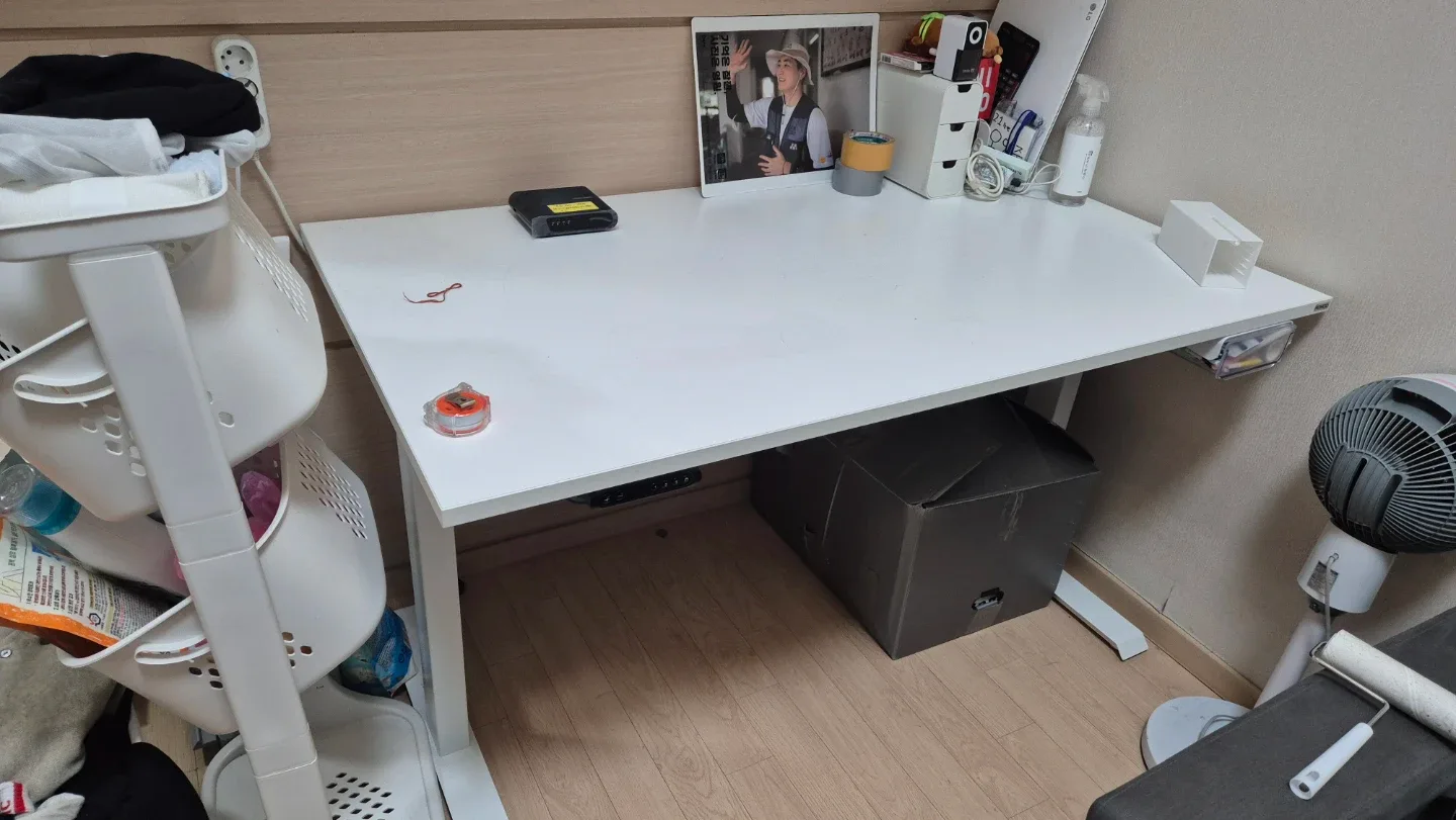 롱코 화이트 전동 높이 조절 모션 데스크