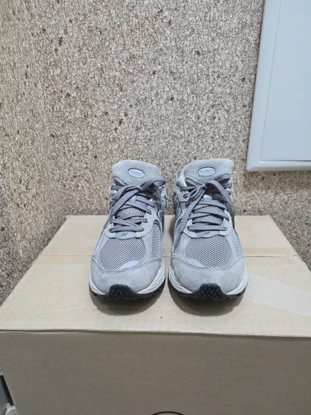 뉴발란스 2002R 그레이 운동화