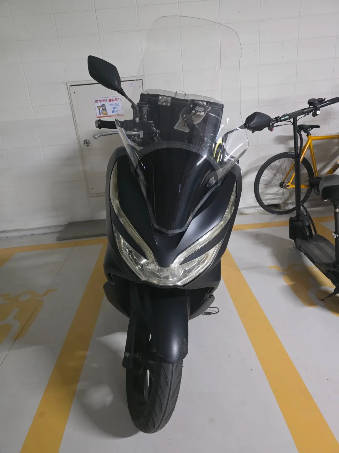 혼다 PCX125 블랙 오토바이